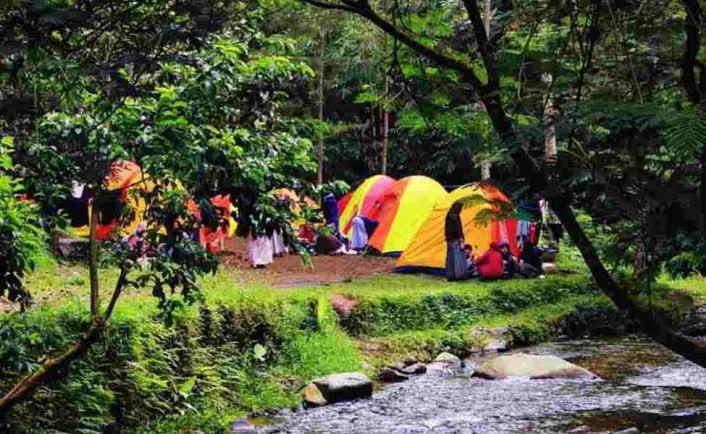 Tapian Ratu Camp Real Букитинги Екстериор снимка