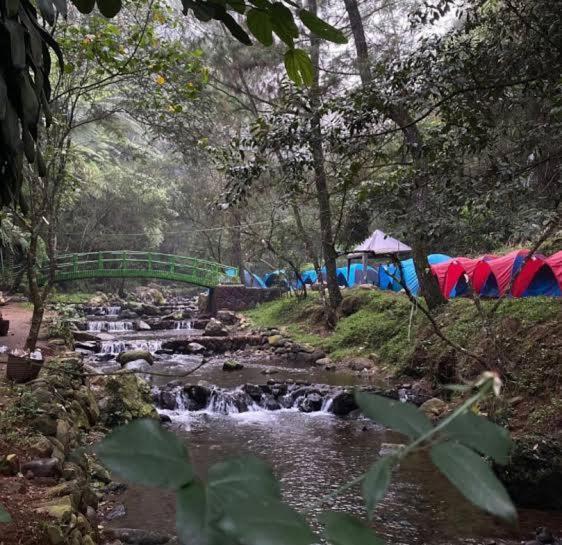 Tapian Ratu Camp Real Букитинги Екстериор снимка
