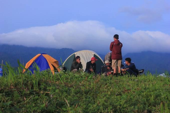 Tapian Ratu Camp Real Букитинги Екстериор снимка