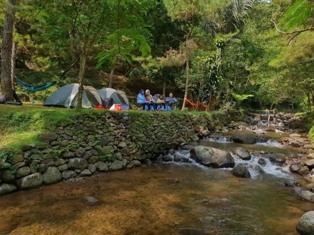 Tapian Ratu Camp Real Букитинги Екстериор снимка