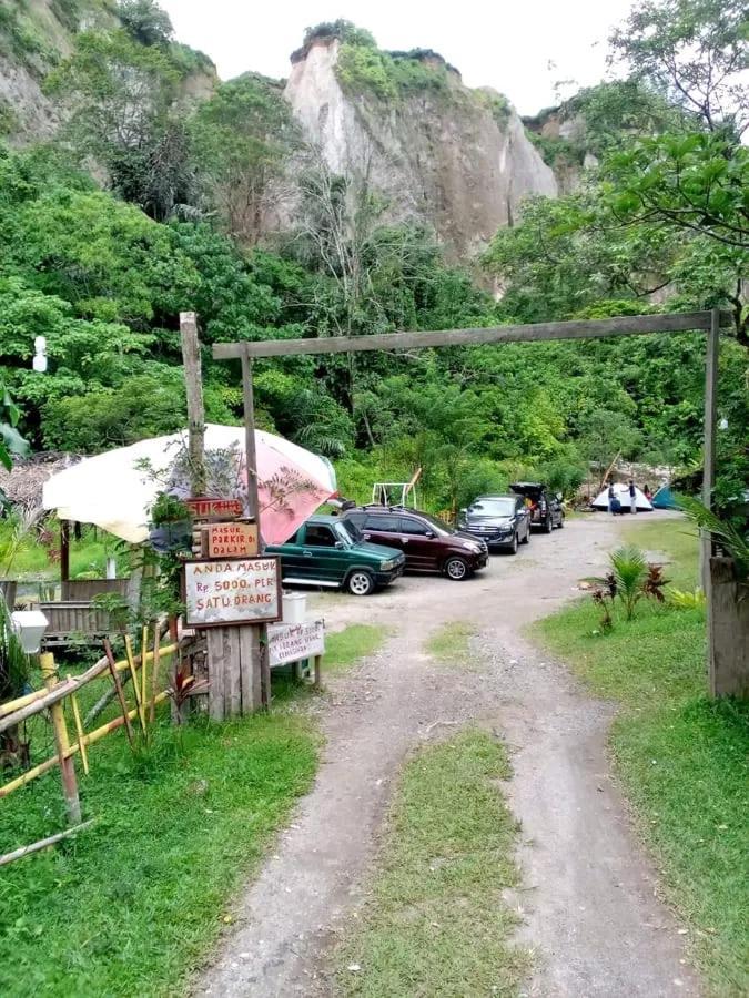 Tapian Ratu Camp Real Букитинги Екстериор снимка